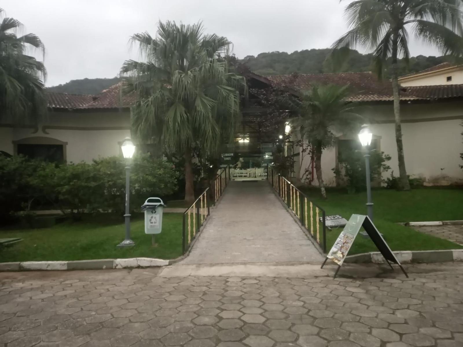 Ap Refugio Do Pirata Wembley Tenis Toninhas Ubatuba Buitenkant foto